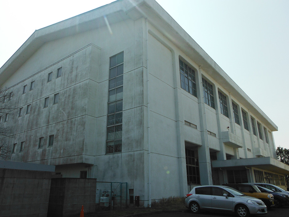高校　体育館 工事前